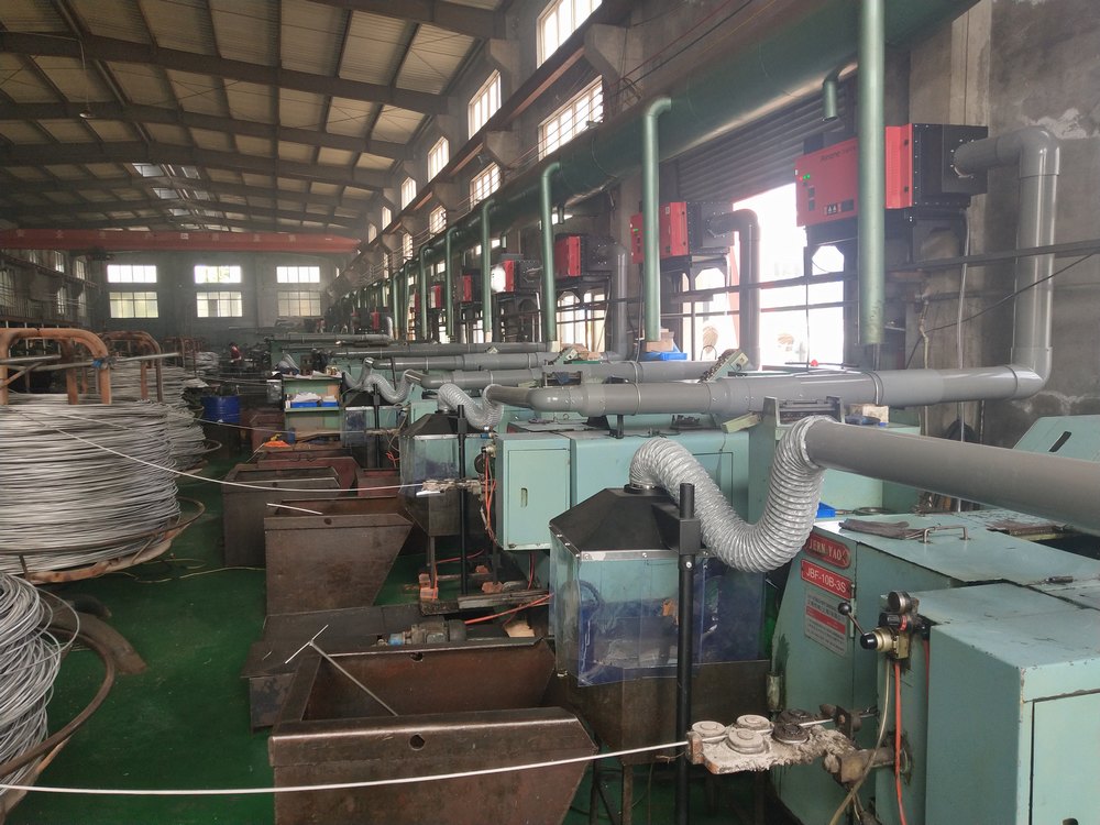 Self-tapping screw sleeve installation method and characteristics